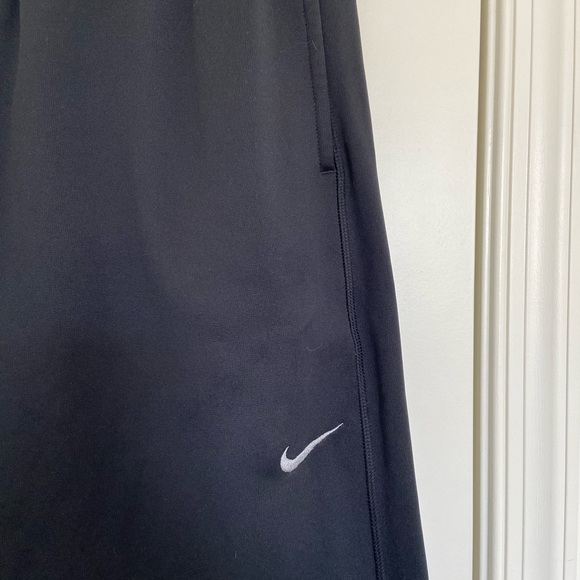 NWOT | Nike men’s therma-fit black elastic drawstring straight sweatpants XL - Picture 2 of 9